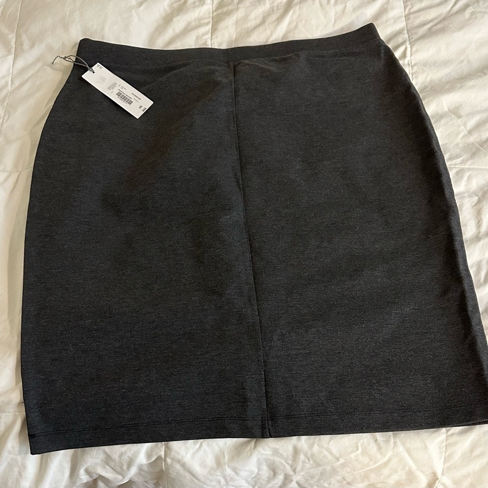 NWT Liz Claiborne - Pencil skirt